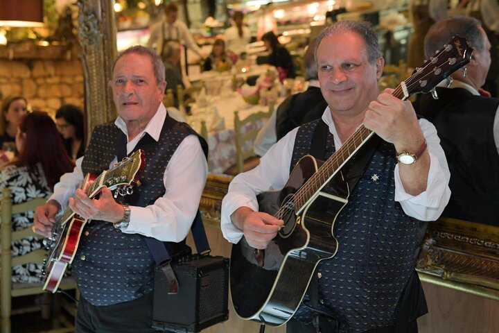 Maltese Traditional Dinner and Folklore Show with Transfers