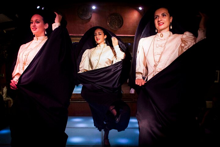 Maltese Traditional Dinner and Folklore Show with Transfers