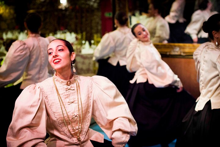 Maltese Traditional Dinner and Folklore Show with Transfers