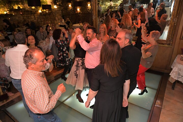 Maltese Traditional Dinner and Folklore Show with Transfers