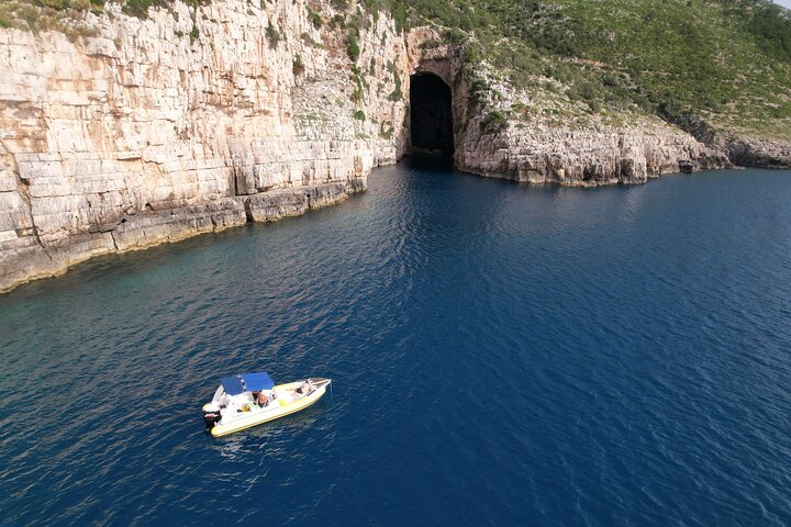 Vlore Speedboat Tour to Sazan Island & Haxhi Ali Cave