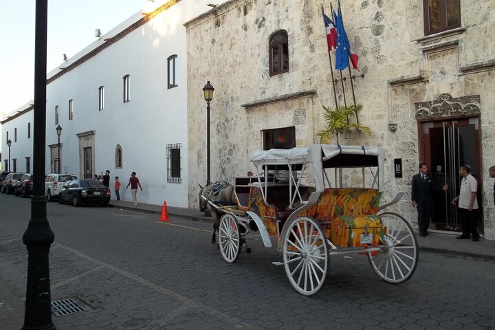 Historical Tour of Santo Domingo and 3 eyes Caves with Lunch