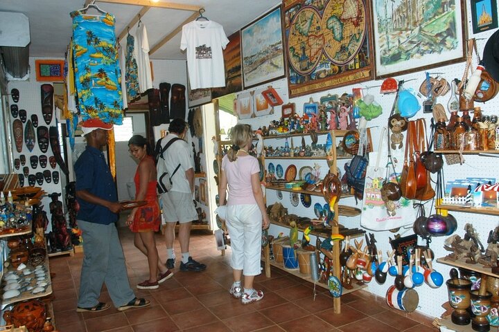 Historical Tour of Santo Domingo and 3 eyes Caves with Lunch