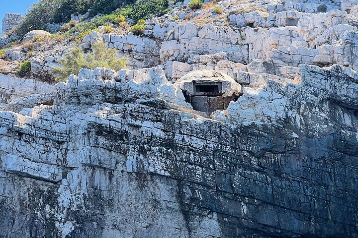 Vlore Speedboat Tour to Sazan Island & Haxhi Ali Cave