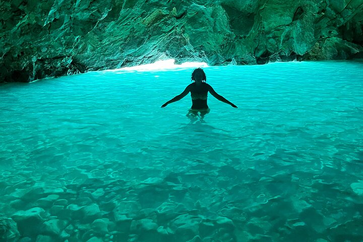 Blue Cave & Grama Bay Full Day Guided Boat Tour