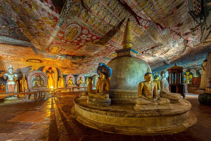 Sigiriya Rock Fortress and Dambulla All Inclusive Tour From Kandy