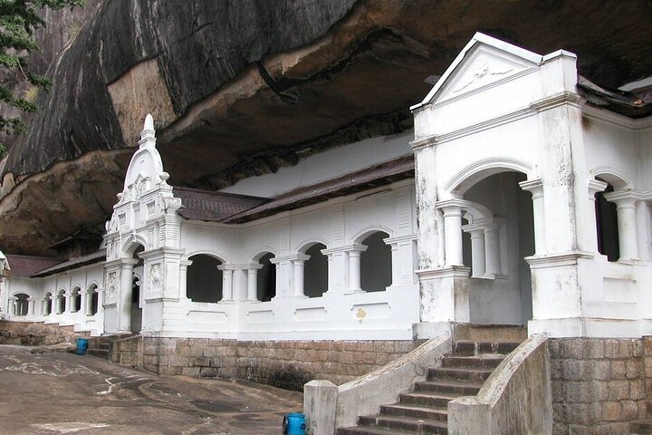 Sigiriya Rock Fortress and Dambulla All Inclusive Tour From Kandy