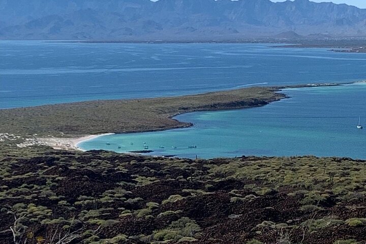 Island Tour with Snorkeling and Picnic