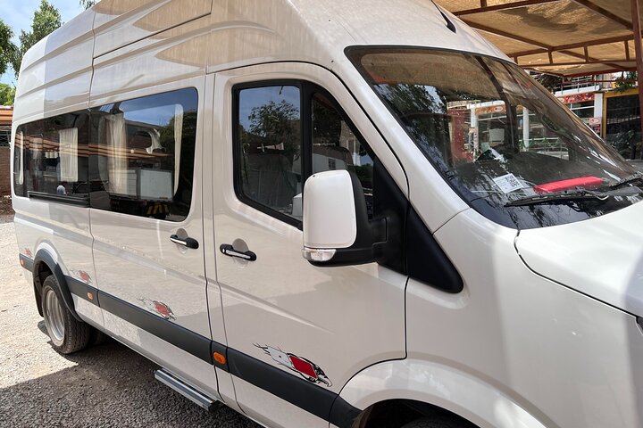 One-Way Shuttle Transfer: Huacachina to Nazca
