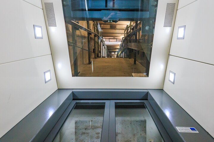 Guided tour of the New Town Hall in Hanover