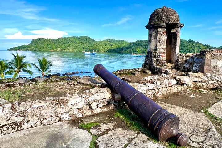 Full-Day Caribbean Catamaran Cruise: Beaches, Snorkeling & Lunch