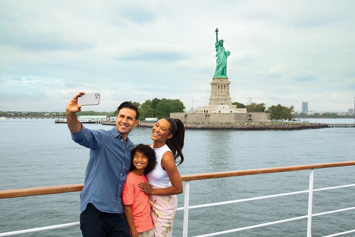 City Cruises New Jersey: Signature Lunch Cruise