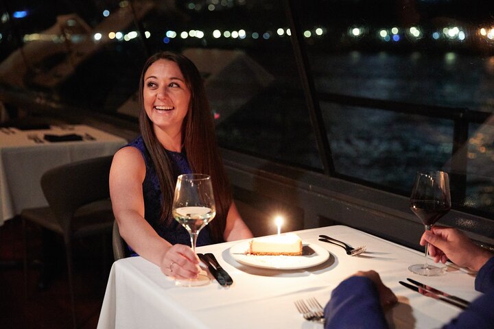 City Cruises NYC: Skyline Dinner Cruise from New Jersey