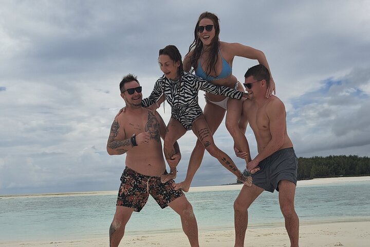 Mnemba Island snorkeling and Swimming with Dolphin