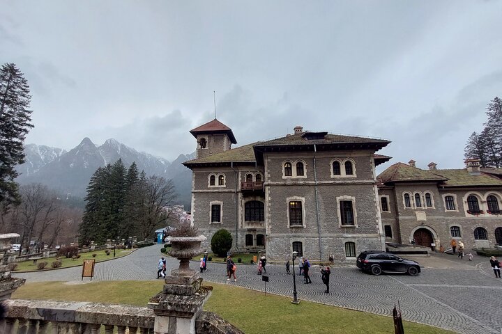 3 Castles Brasov |Mercedes & Hotel Pickup| Peles Bran Cantacuzino