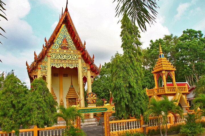 Phuket Giant Water Lilies & Temple Tour - Private & All-Inclusive