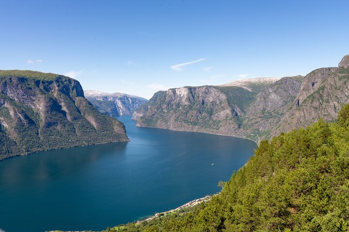 Flam: The Spectacular Stegastein Viewpoint Tour (Small Group)
