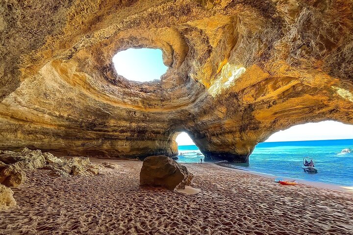 Benagil: Caves, Beaches, and Secret Spots Guided Kayak Tour