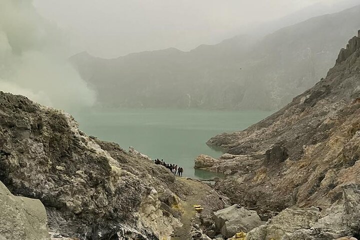 Ijen Crater Tour
