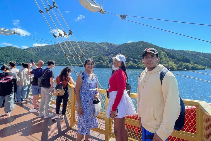 Hakone in 1 Day by Private Car with Licensed Guide
