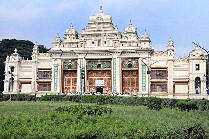 Mysore Palace + Jaganmohana Art Gallery + Devaraja Market = Mysore Heritage Walk