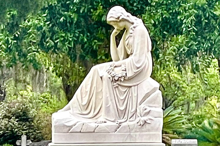 1-Hour Bonaventure Cemetery Golf Cart Guided Tour in Savannah