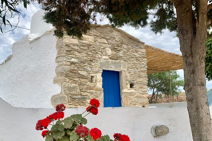 Wine Tasting and Tour in Saint Anna Winery in Naxos