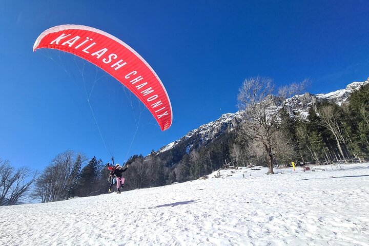 Two-seater paragliding flight in Chamonix