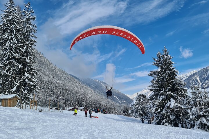 Two-seater paragliding flight in Chamonix