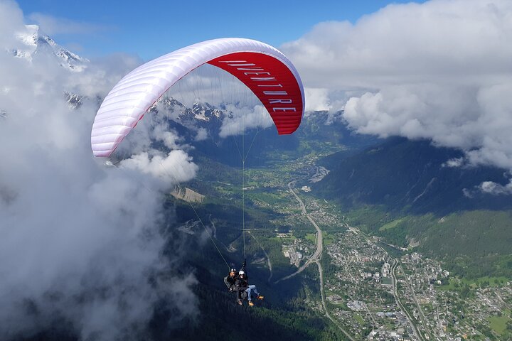 Two-seater paragliding flight in Chamonix