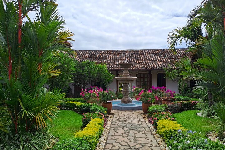 Granada Colonial City Tour and Masaya Volcano