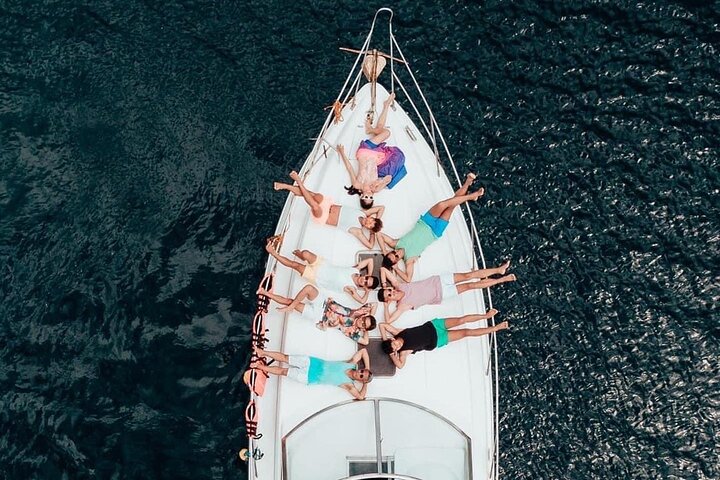 Coron Island Hopping Tour: via Private Yacht