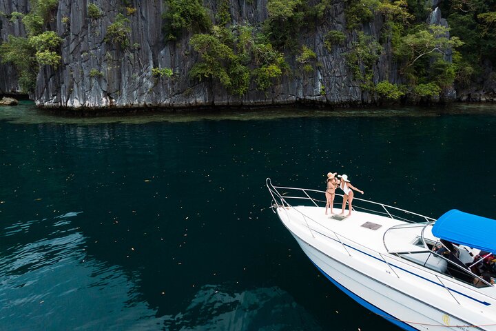 Coron Island Hopping Tour: via Private Yacht