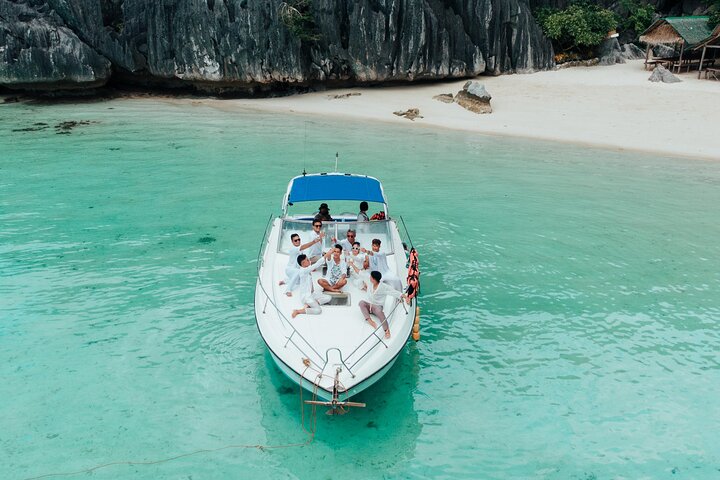 Coron Island Hopping Tour: via Private Yacht