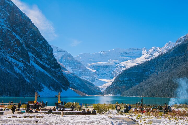 Explore Moraine Lake and Lake Louise — A Half Day Tour