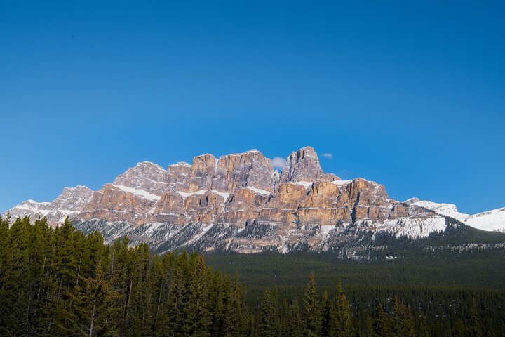 Explore Moraine Lake and Lake Louise — A Half Day Tour