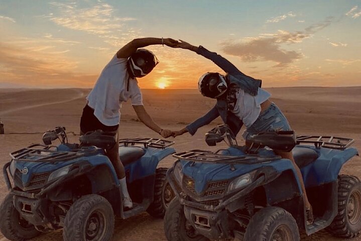 Agafay Desert - Quad camel and dinner show