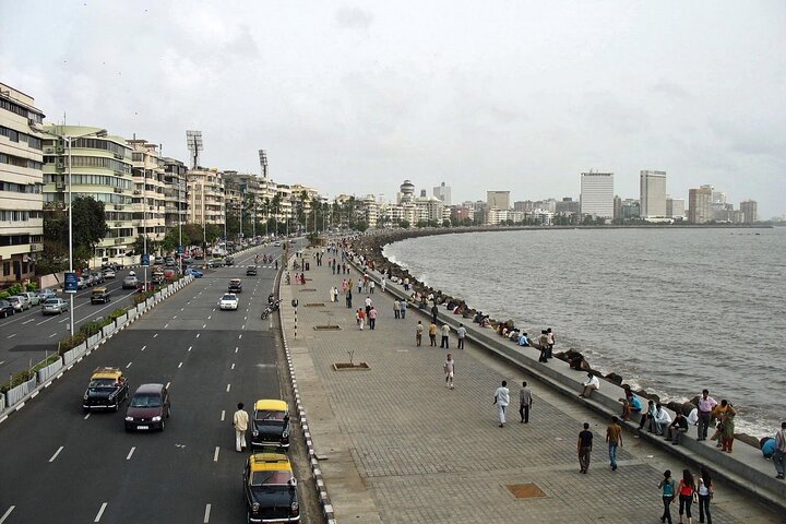 Mumbai City Private Full Day Tour with Local Guide & Meal