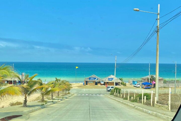 Panama Hat Maker, Artisan goods, Museum, Beachfront local Cuisine. SHORE TOUR