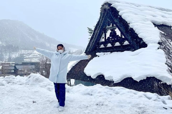 1 Day Private Charter Tour to Shirakawa-go & Takayama