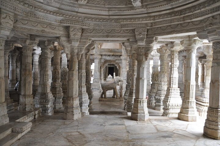 Kumbhalgarh & Ranakpur Day Trip from Udaipur with Guide and Lunch