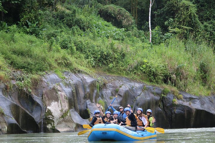 White Water Rafting Pacuare River From San José