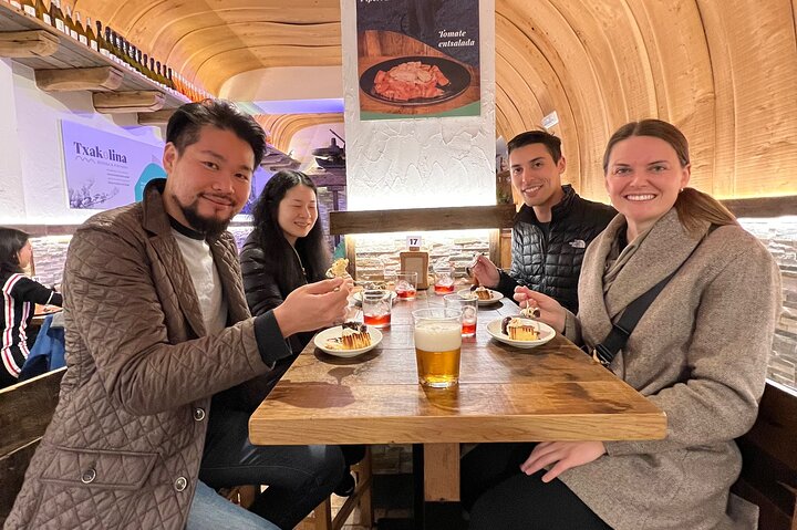 San Sebastian Premium Pintxo Food, Wine & Market Foodie Tour