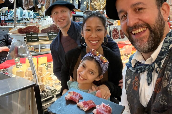 San Sebastian Premium Pintxo Food, Wine & Market Foodie Tour