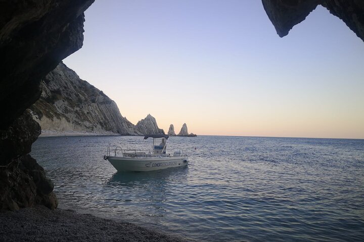Boat tour all along Conero Riviera