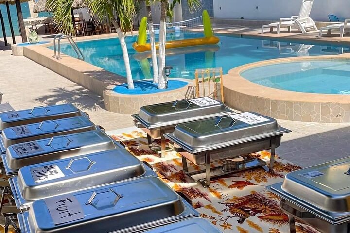Sergio´s Beach House Buffet and Drinks