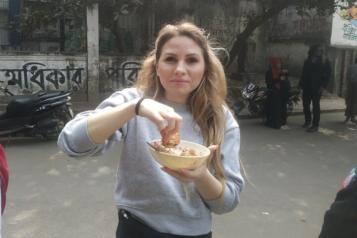 Food Tour in Dhaka : Taste the Best Foods of Dhaka