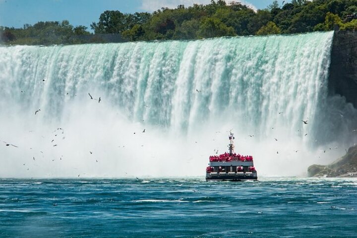 Niagara Falls Day Tour Includes Boat Cruise, Winery Stop & Lunch