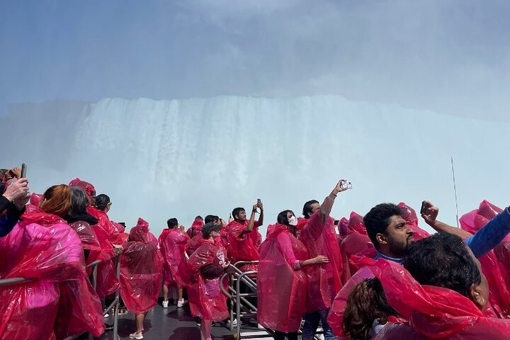 Niagara Falls Day Tour Includes Boat Cruise, Winery Stop & Lunch