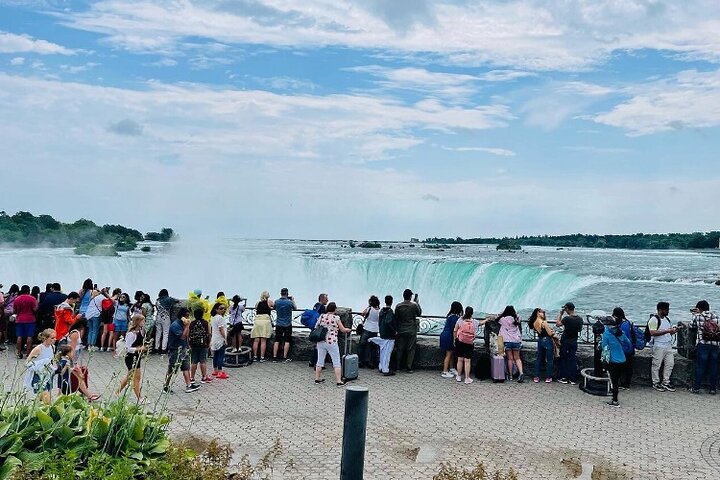 Niagara Falls Day Tour Includes Boat Cruise, Winery Stop & Lunch